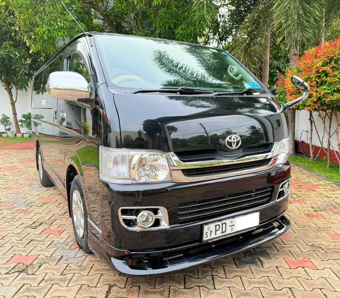Toyota HiAce Van (Black)